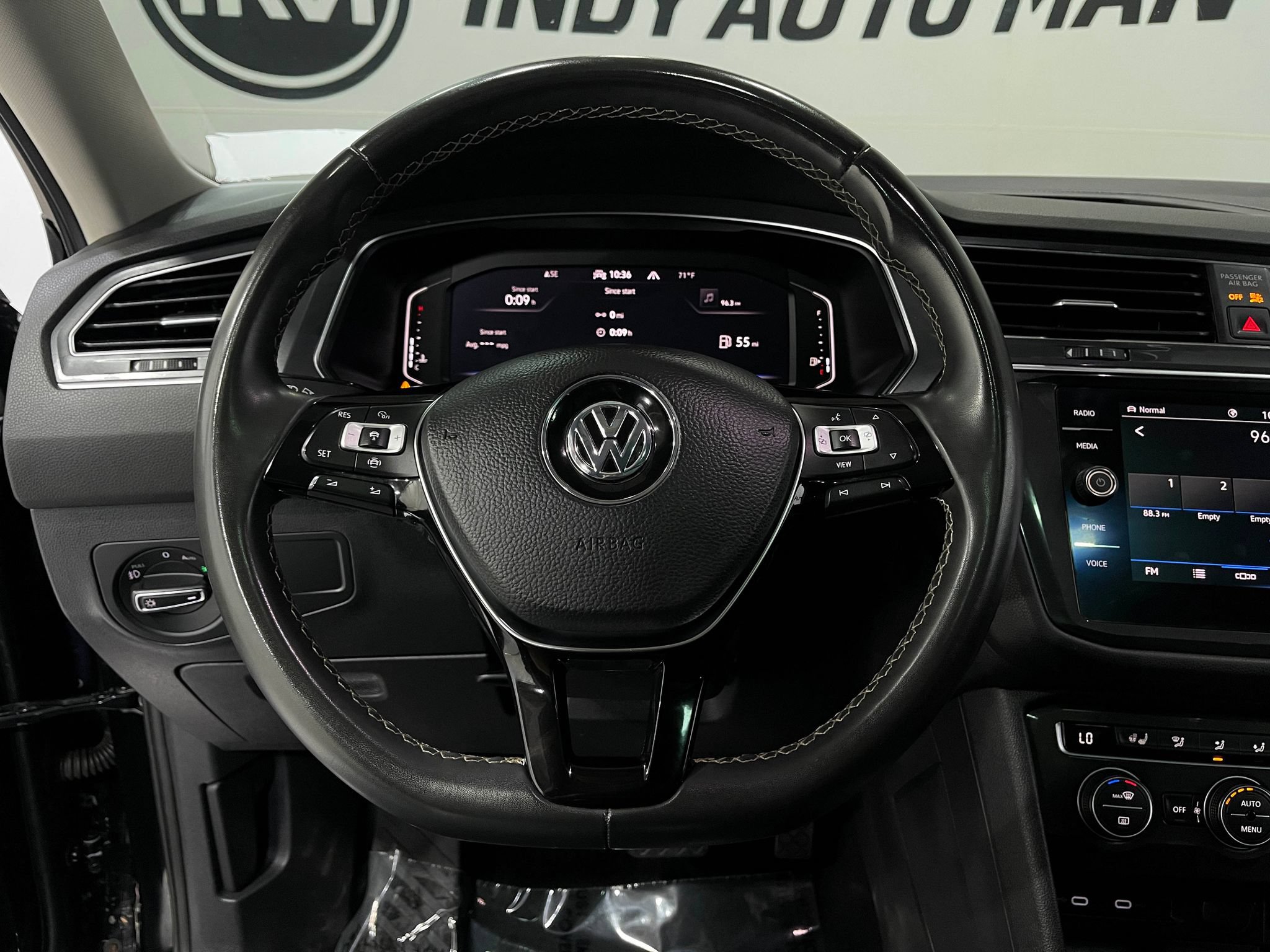 Used 2021 Volkswagen Tiguan SEL AWD/4WD image 22