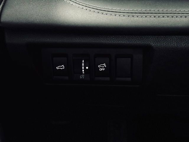 Used 2023 Subaru Outback Limited image 35