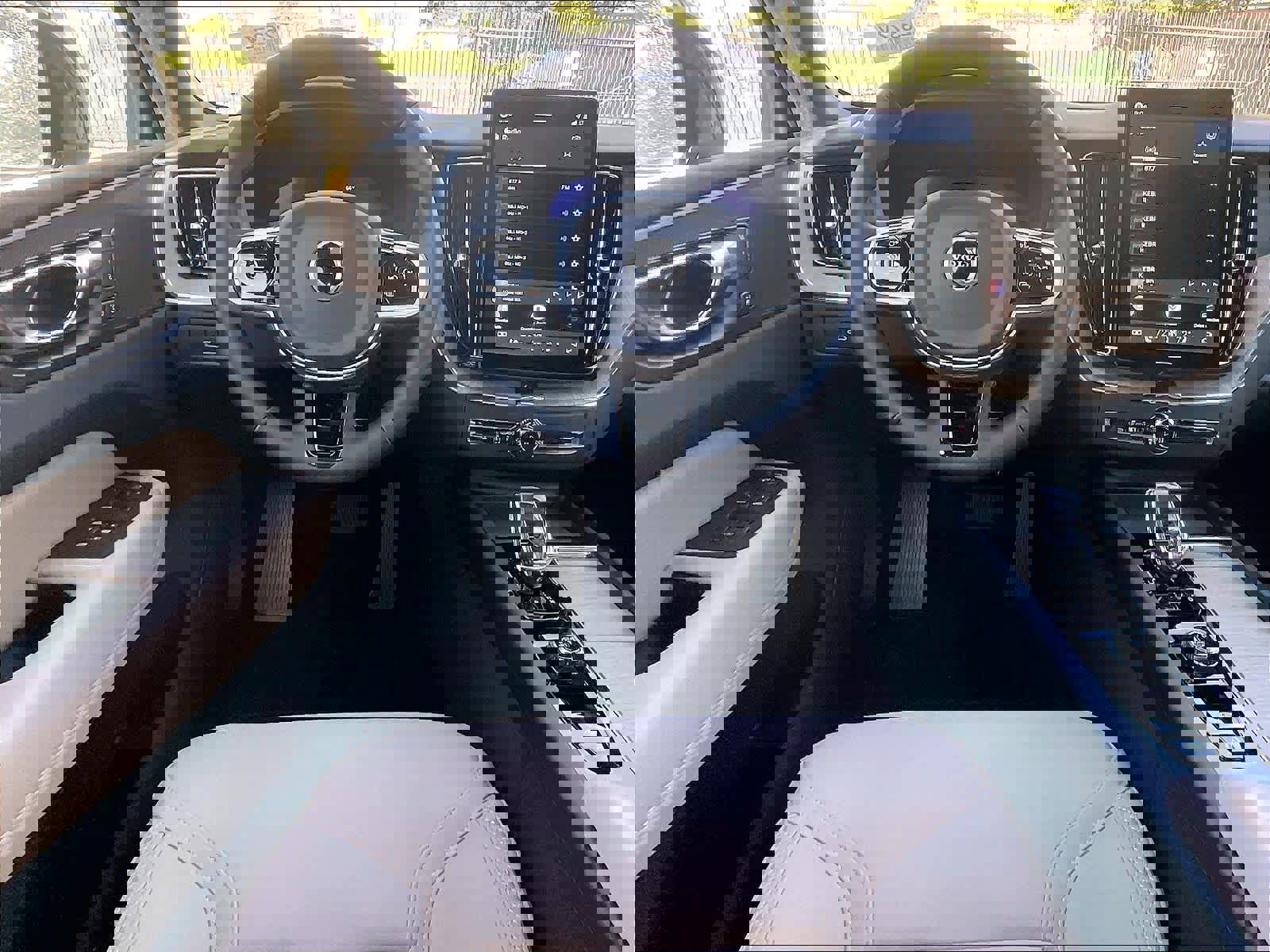 New 2026 Volvo XC60 B5 Plus w/ Protection Package Premier image 15