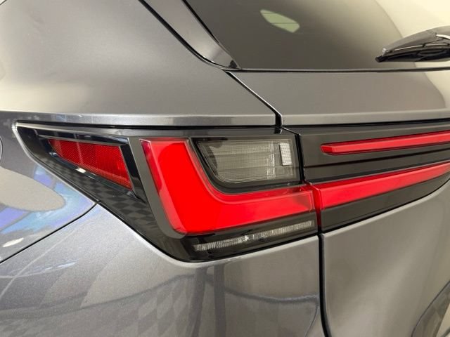 Used 2023 Lexus NX 250 FWD w/ Towing Package (2000 Lbs) image 14