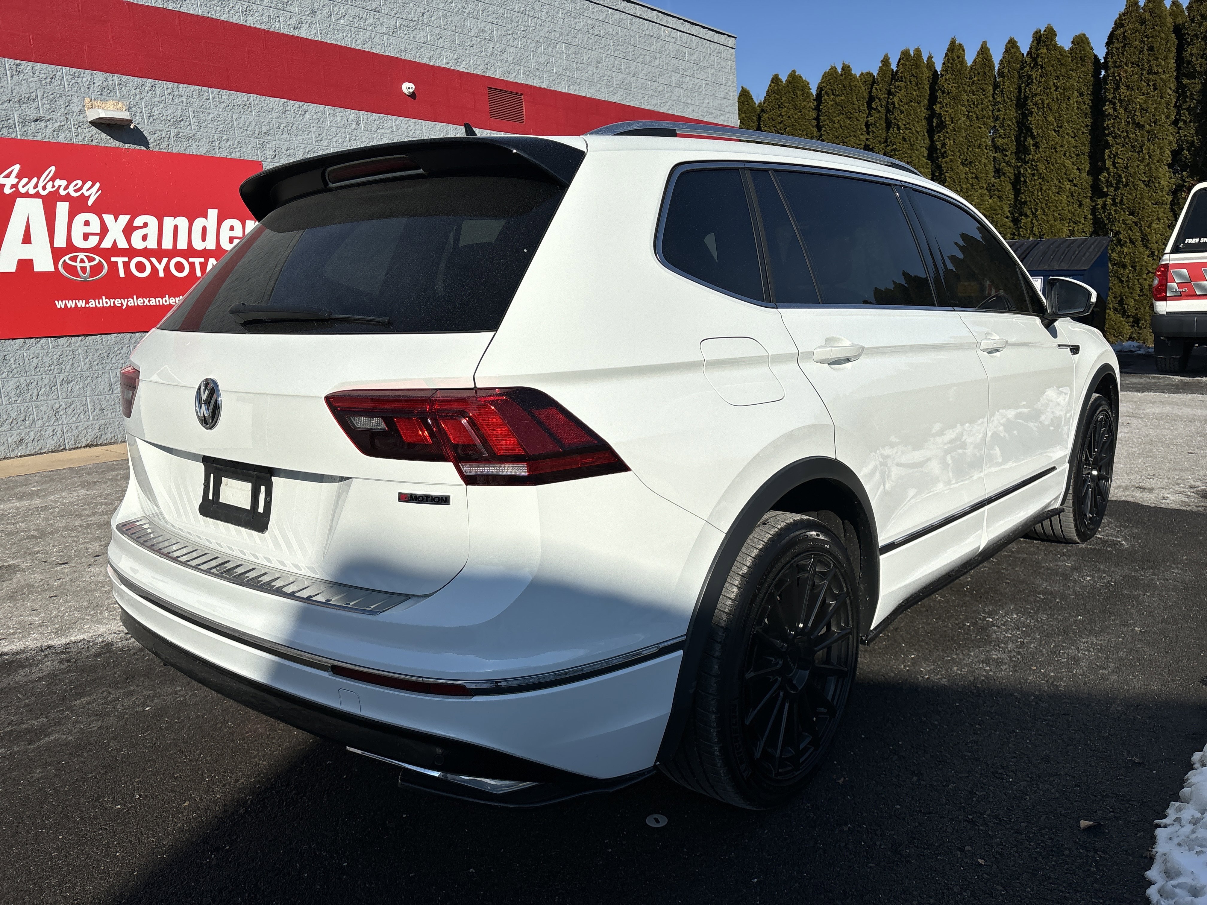 Used 2021 Volkswagen Tiguan SEL Premium R-Line video 3
