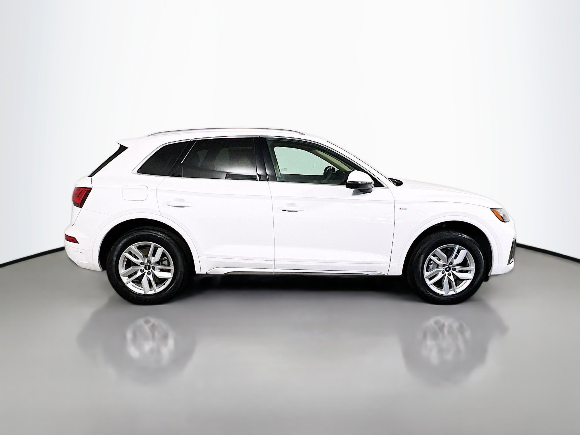Used 2022 Audi Q5 2.0T Premium AWD/4WD image 3