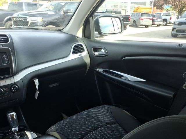Used 2019 Dodge Journey SE w/ Blacktop Package FWD image 13