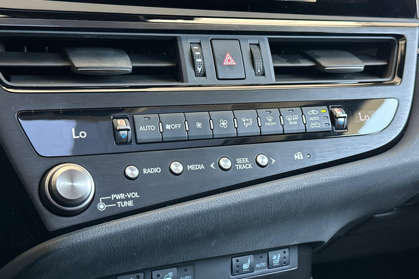 Used 2024 Lexus ES 350 w/ Premium Package FWD image 24