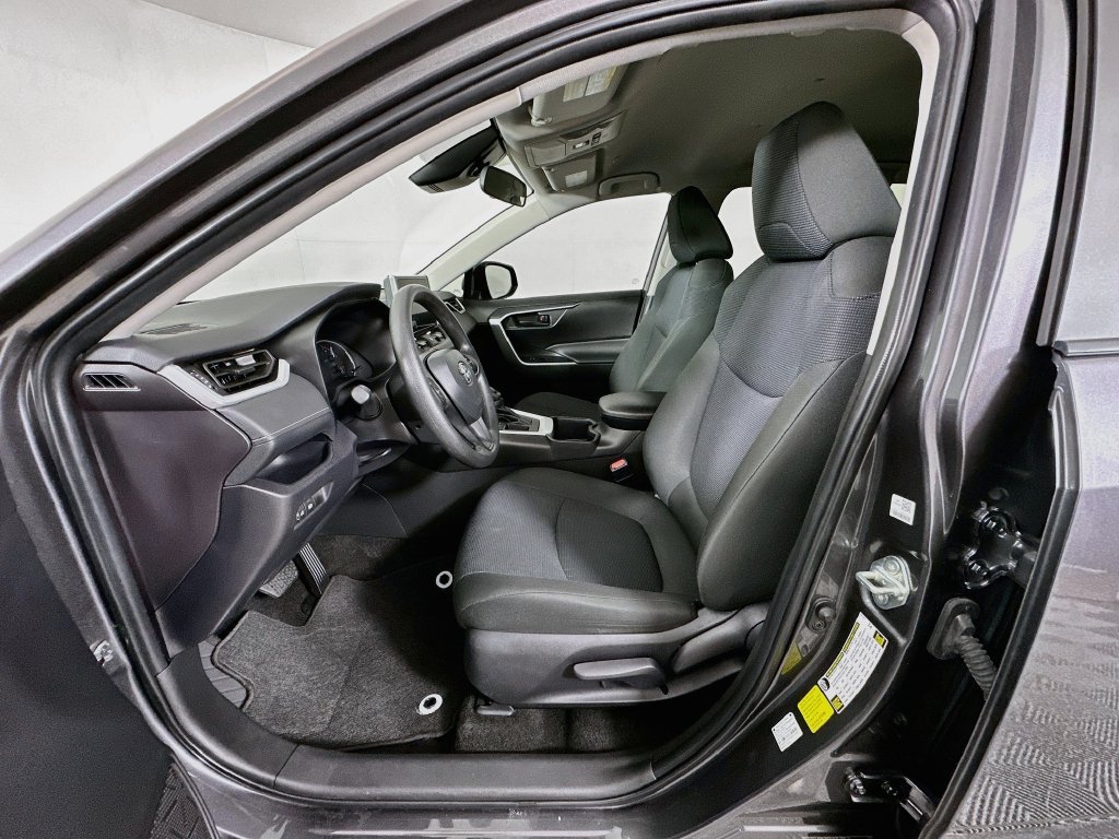 Certified 2025 Toyota RAV4 LE FWD image 20