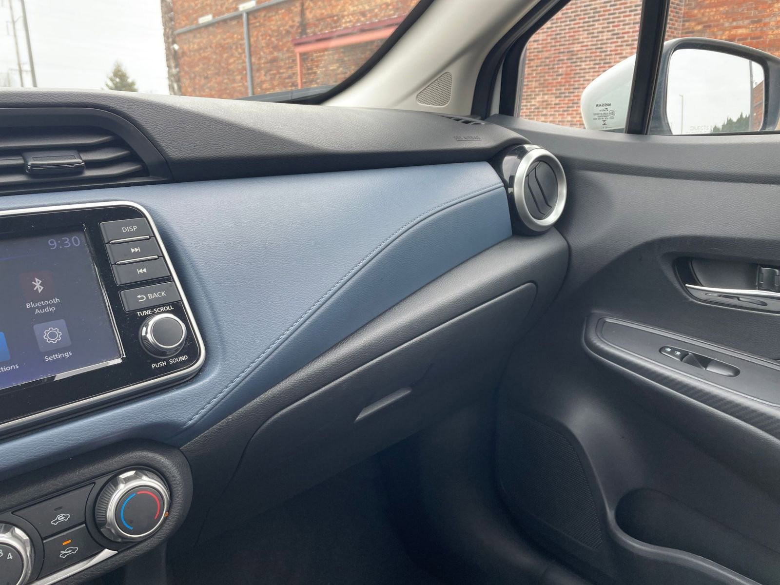 Used 2025 Nissan Versa SV image 34