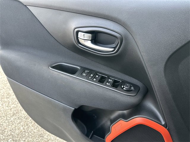 Used 2020 Jeep Renegade Latitude image 29