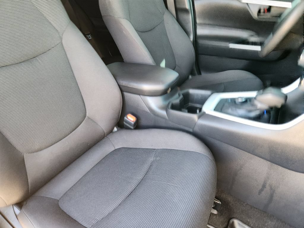 Used 2024 Toyota RAV4 LE AWD/4WD image 23