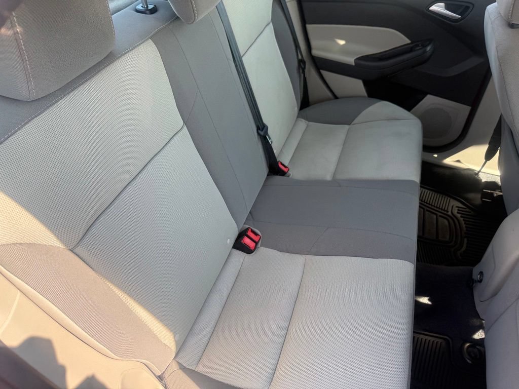 Used 2013 Ford Focus SE FWD image 41