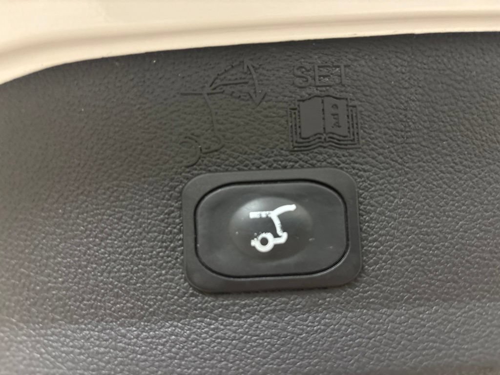 Used 2019 Ford Escape SEL AWD/4WD image 26