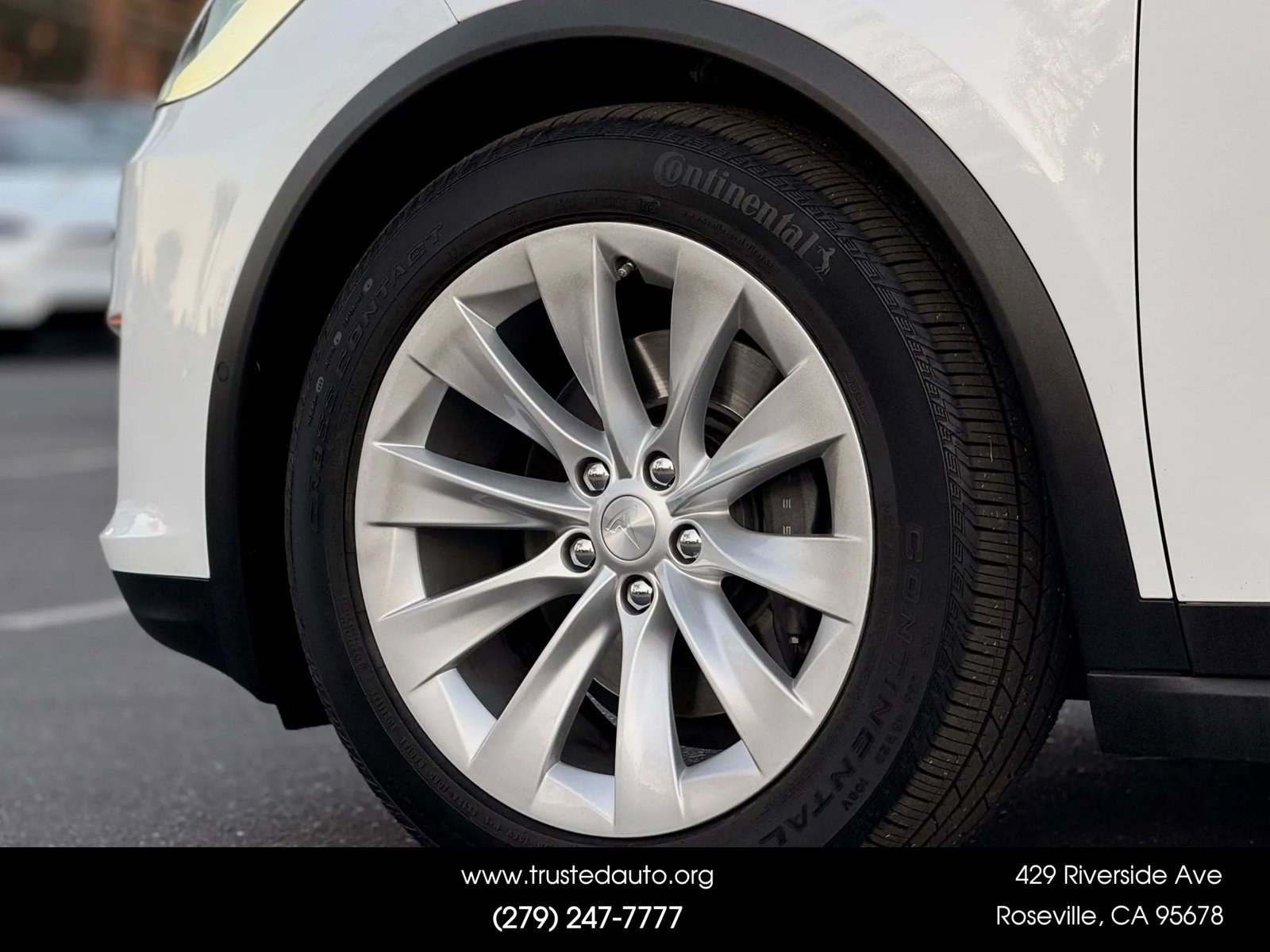 Used 2019 Tesla Model X 75D image 21