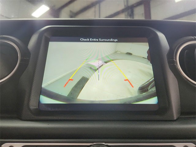 Used 2018 Jeep Wrangler Unlimited Sahara image 28