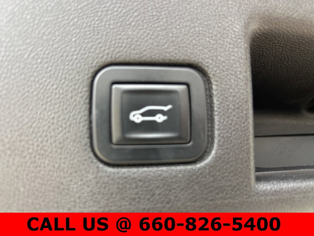 Used 2018 Chevrolet Equinox LT image 16
