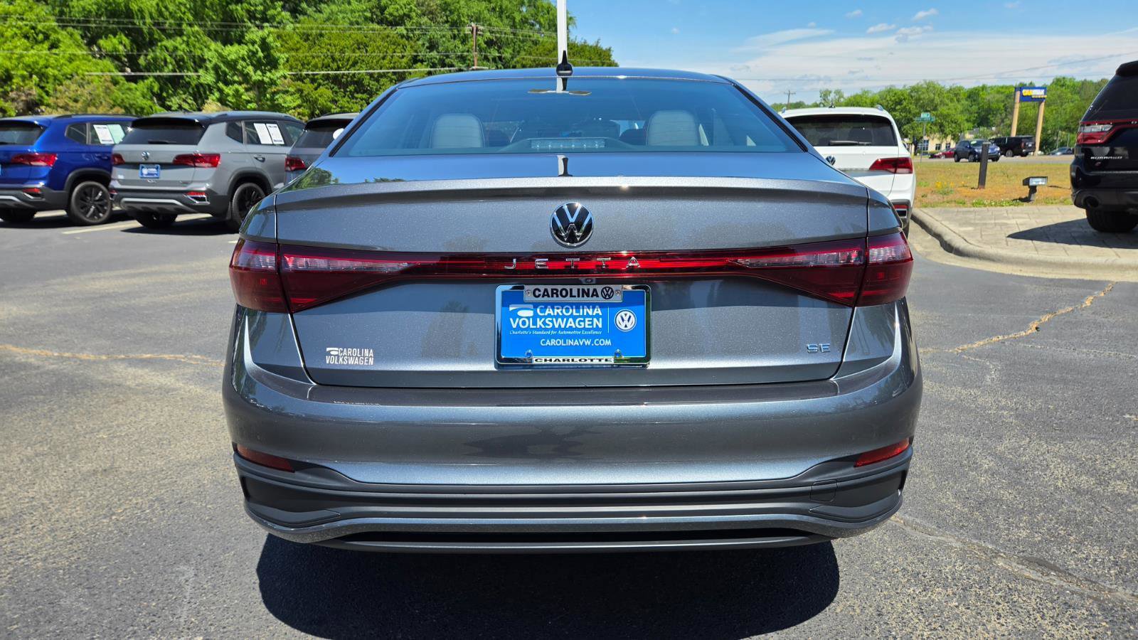 Used 2026 Volkswagen Jetta SE FWD image 13