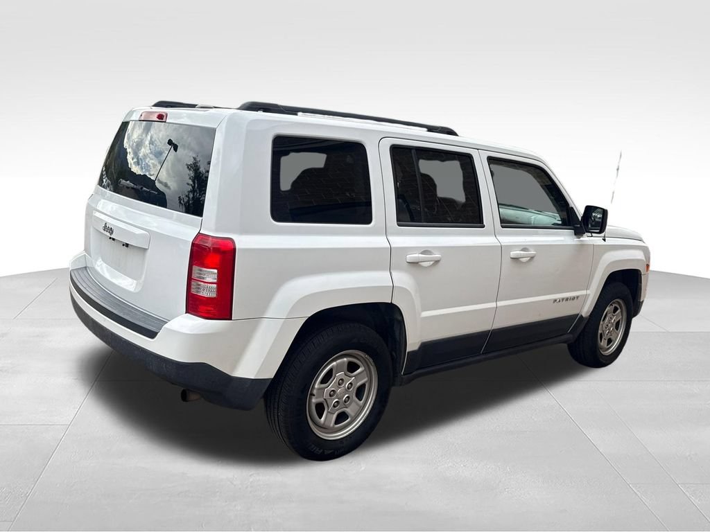 Used 2015 Jeep Patriot Sport w/ Power Value Group FWD image 9