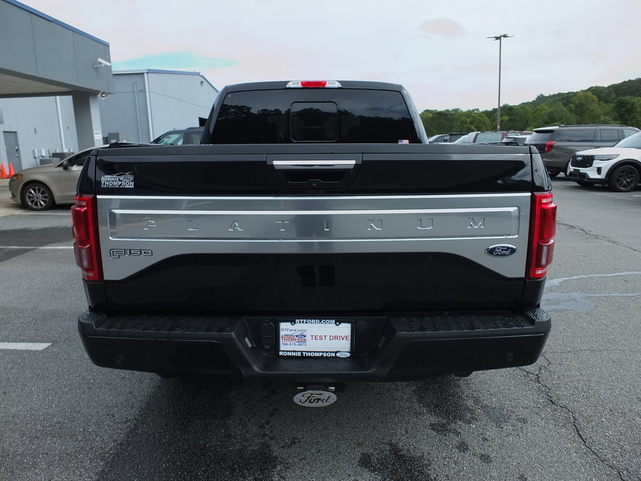 Used 2016 Ford F150 Platinum w/ Equipment Group 701A Luxury RWD image 4