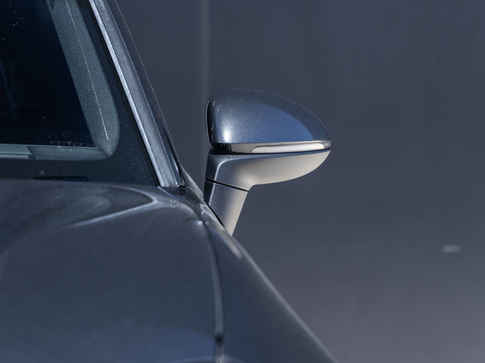 Certified 2025 Porsche Macan Electric image 17