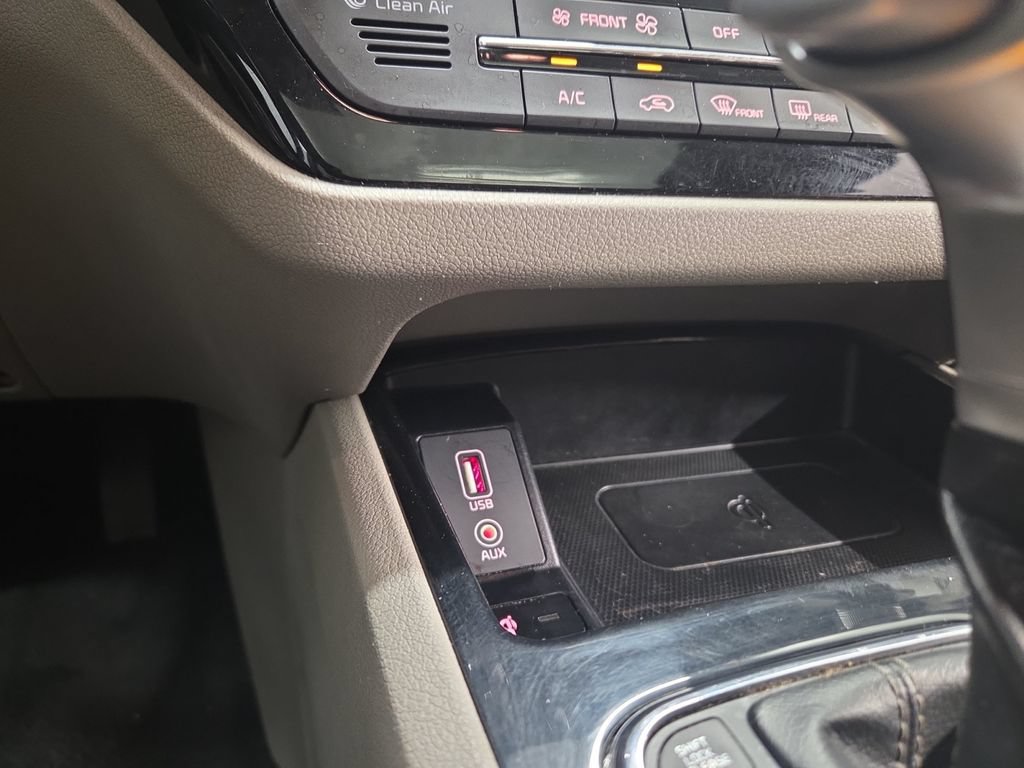 Used 2021 Kia Sedona EX w/ EX Premium Package FWD image 27