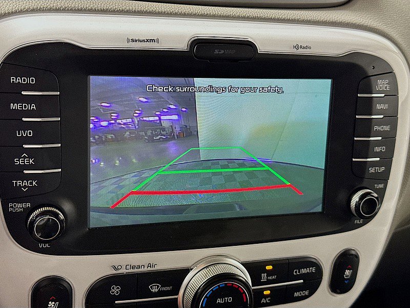 Used 2017 Kia Soul EV + FWD image 16