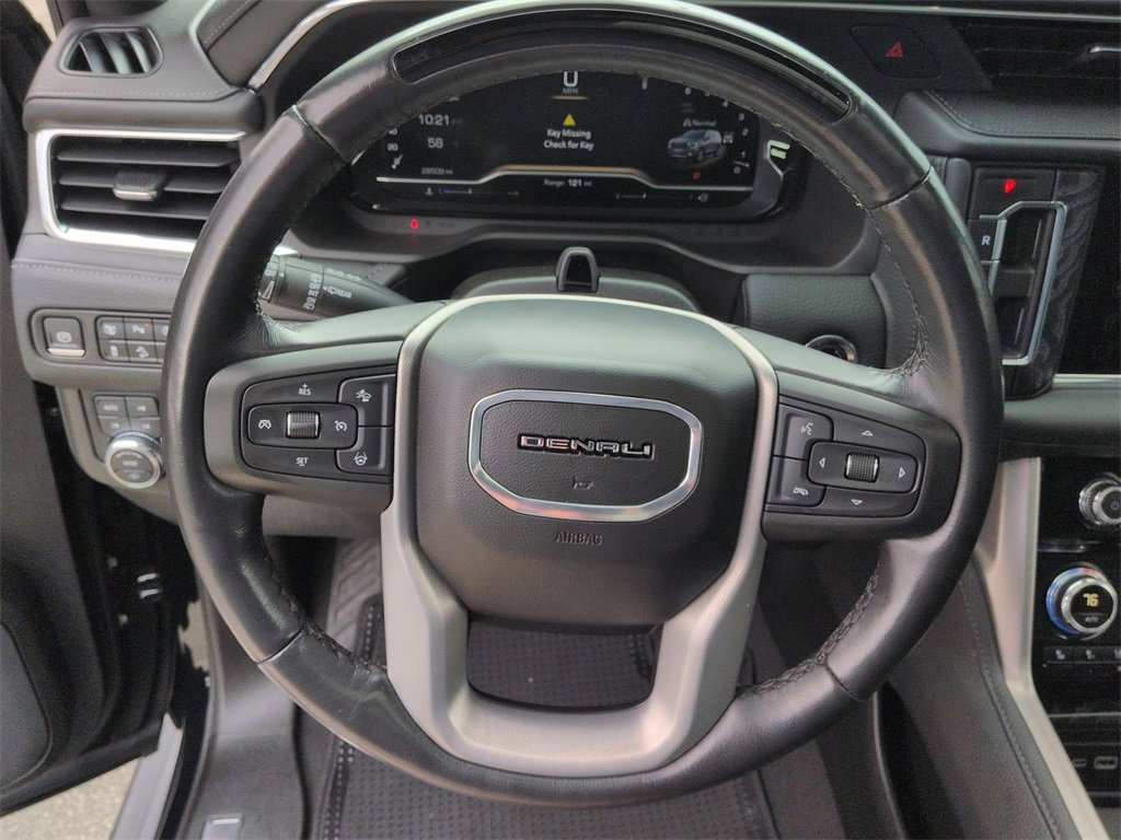 Used 2023 GMC Yukon Denali w/ Denali Reserve Package image 9