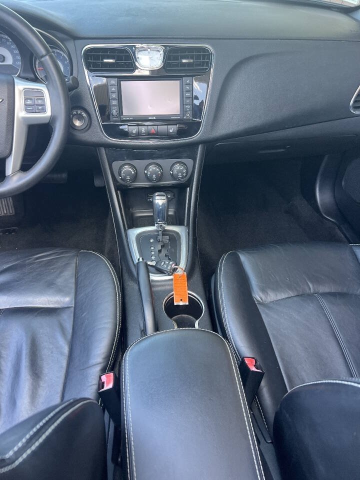 Used 2013 Chrysler 200 Limited FWD image 10