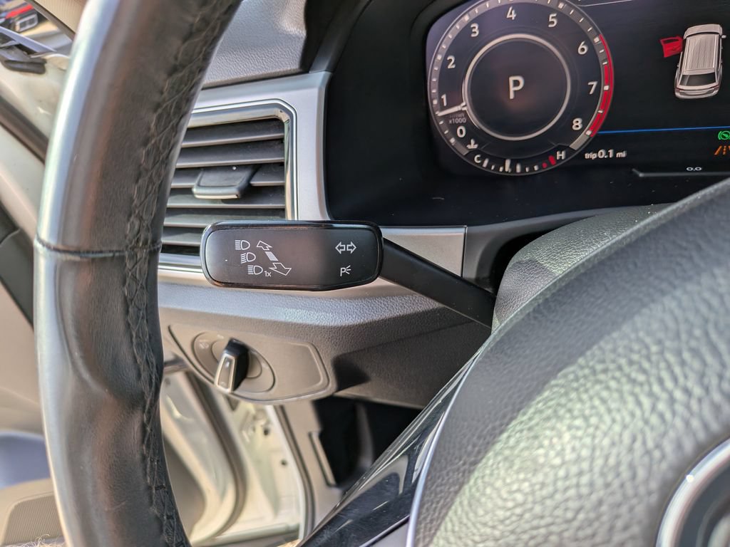 Used 2019 Volkswagen Atlas SEL Premium AWD/4WD image 32