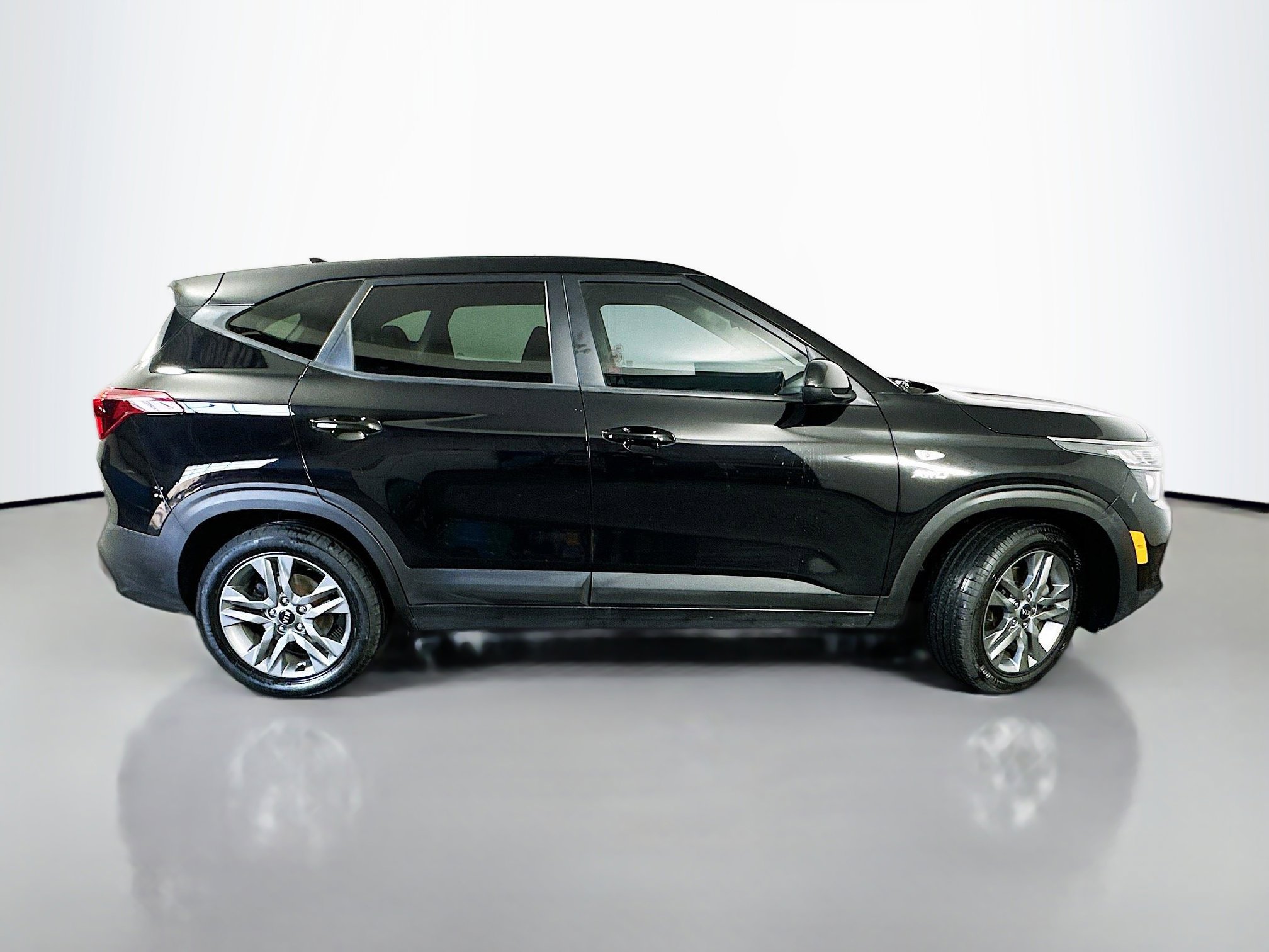 Used 2021 Kia Seltos LX image 8