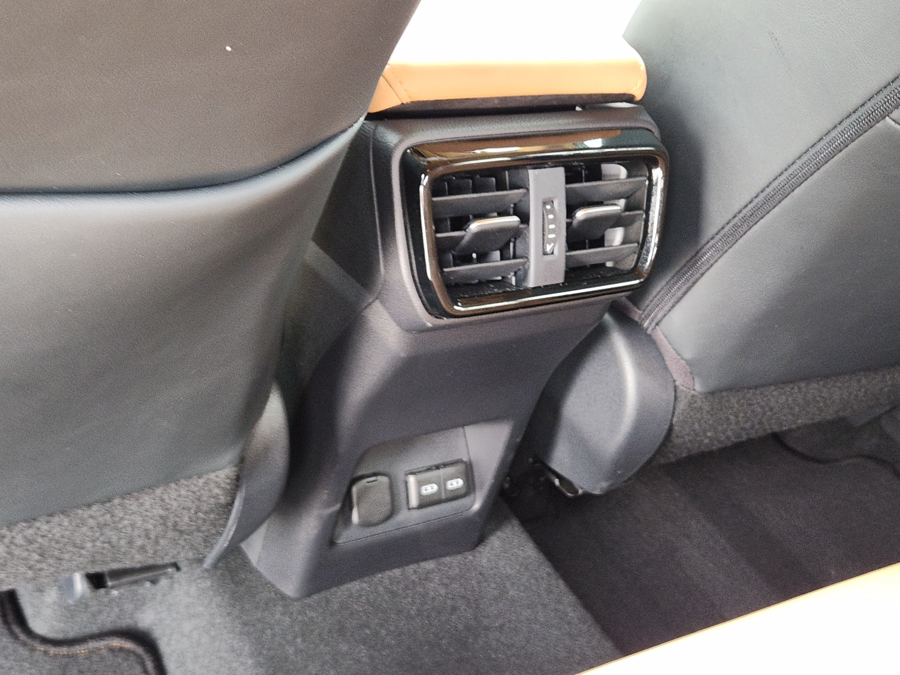 Certified 2025 Lexus NX 250 FWD w/ Accessory Package (Z1) image 26