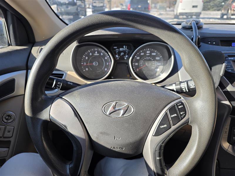 Used 2013 Hyundai Elantra GLS image 16