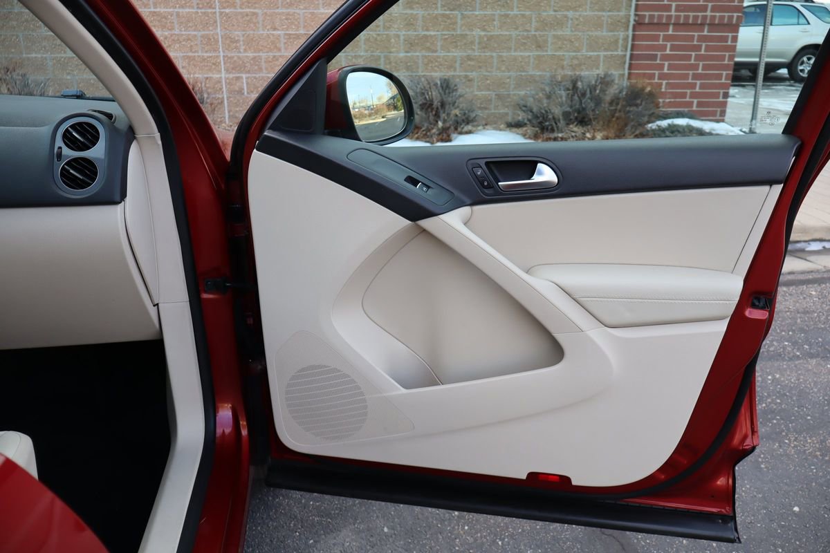 Used 2012 Volkswagen Tiguan S image 23