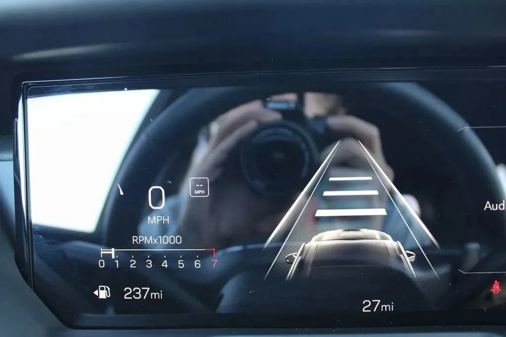 New 2025 GMC Acadia Elevation w/ Elevation Premium Package image 14