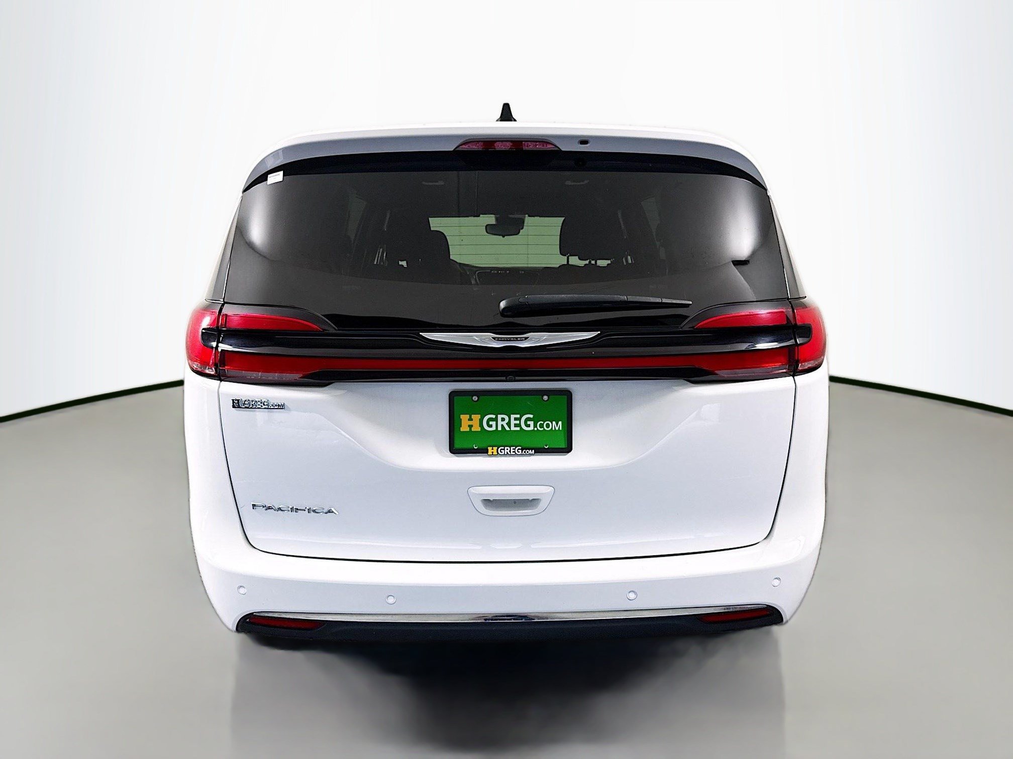 Used 2023 Chrysler Pacifica Touring FWD image 8