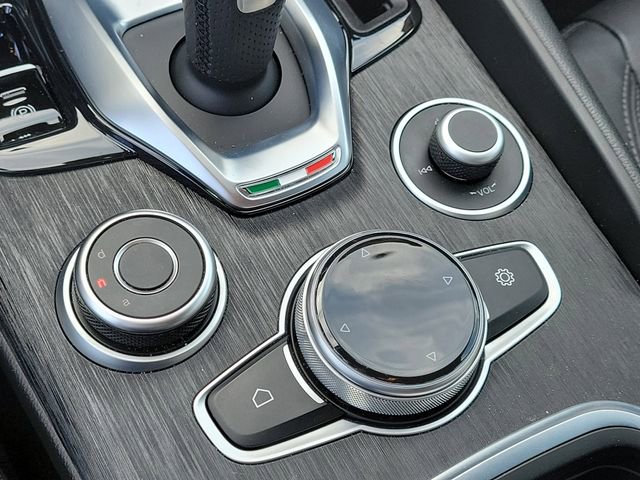 Used 2024 Alfa Romeo Giulia Sprint image 24