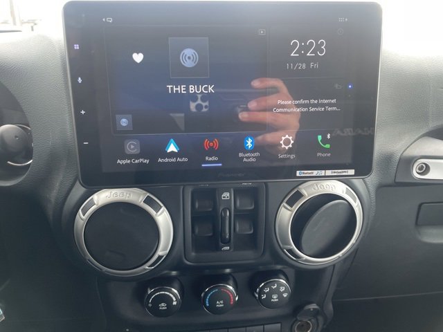 Used 2018 Jeep Wrangler Unlimited Sahara w/ Dual Top Group image 22