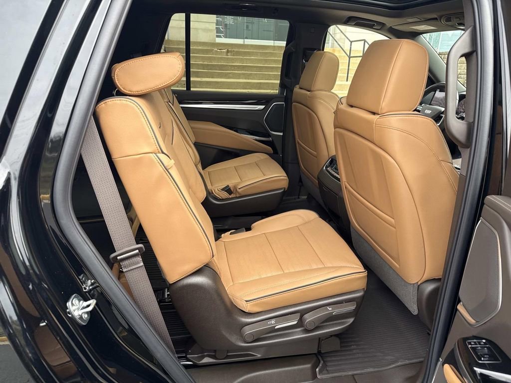 New 2026 Cadillac Escalade Luxury w/ LPO, Floor Liner Package AWD/4WD image 11