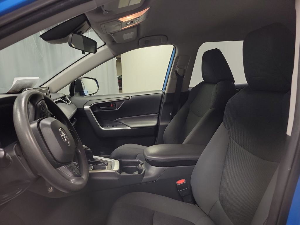 Used 2019 Toyota RAV4 LE w/ Carpet Mat Package image 12