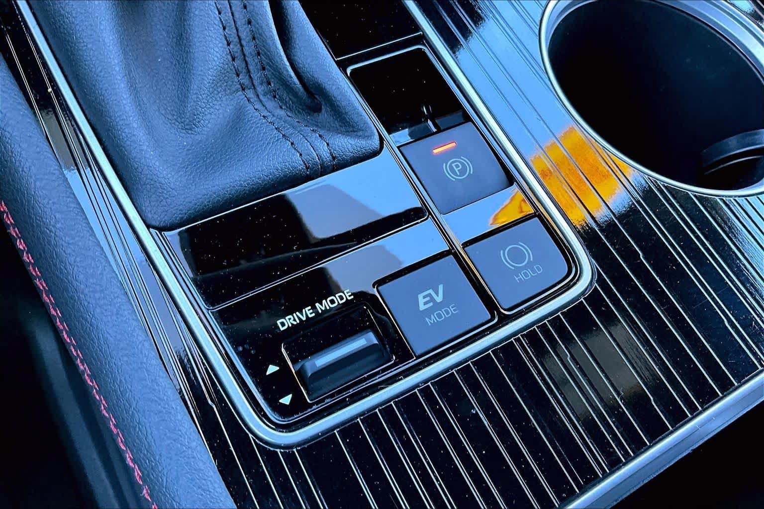 Certified 2025 Toyota Sienna XSE AWD/4WD image 34