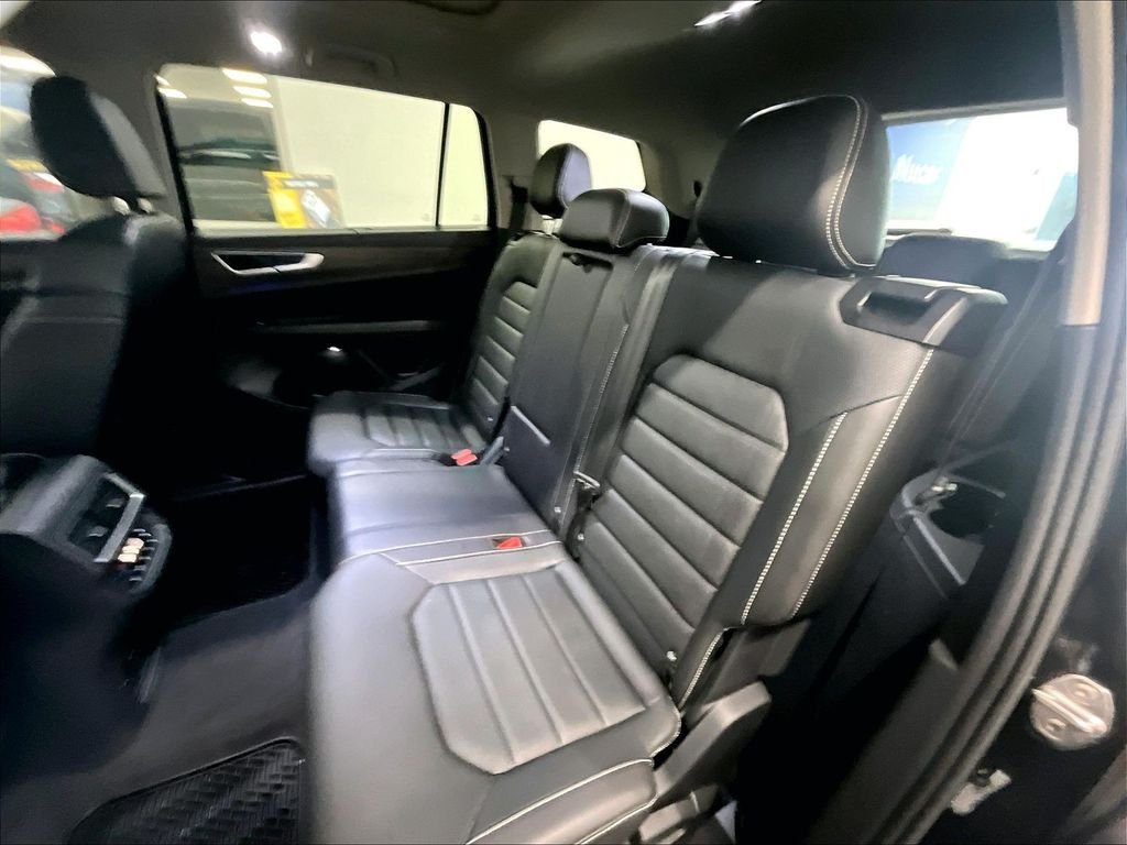 Used 2024 Volkswagen Atlas SEL AWD/4WD image 15