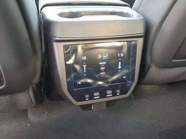 New 2026 GMC Yukon XL AT4 Ultimate AWD/4WD image 17