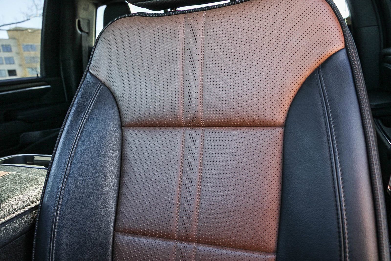 Used 2025 Chevrolet Silverado 3500 High Country w/ Technology Package image 21