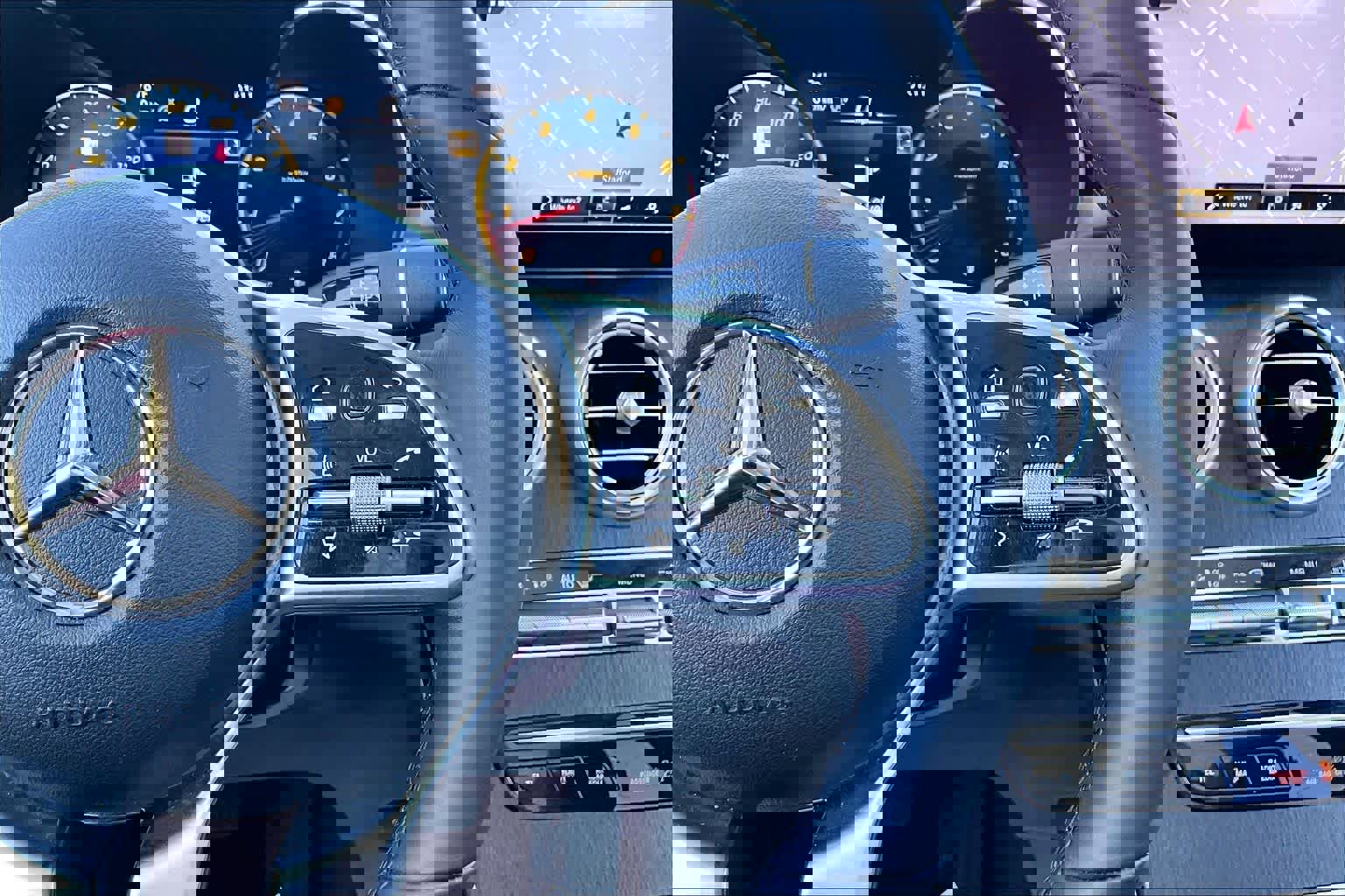 Used 2021 Mercedes-Benz GLC 300 4MATIC image 24