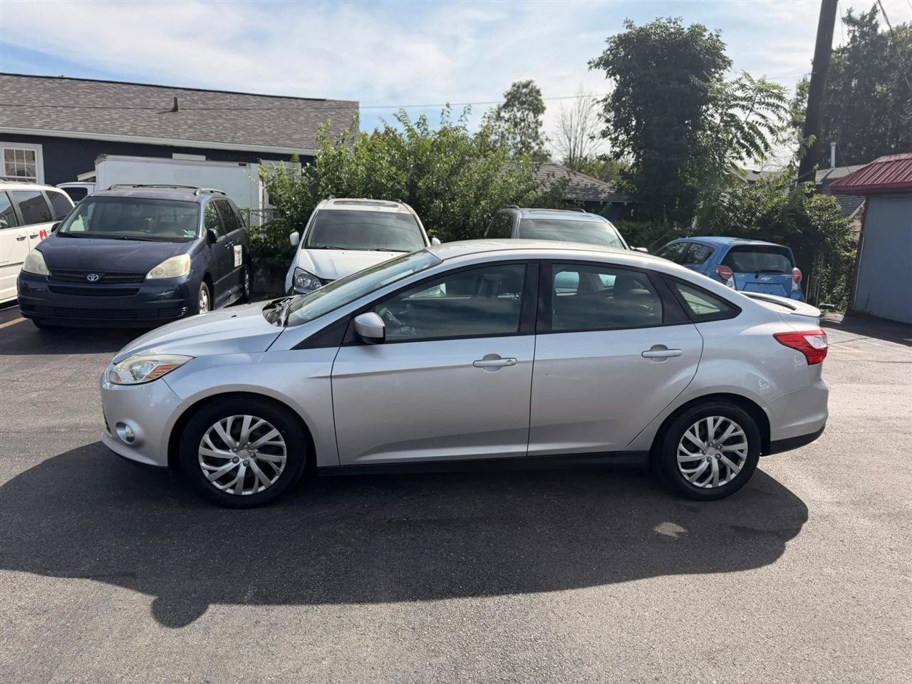 Used 2012 Ford Focus SE FWD image 12