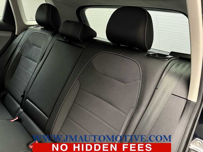Used 2024 Volkswagen Taos SE FWD image 15