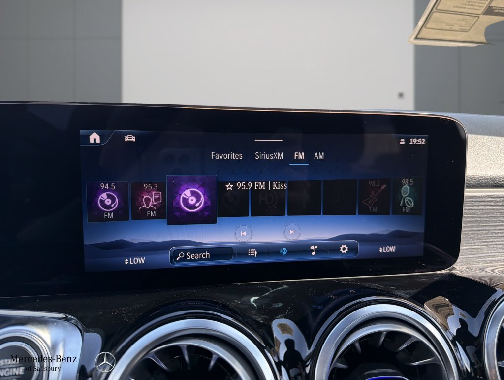 New 2026 Mercedes-Benz GLB 250 4MATIC image 9