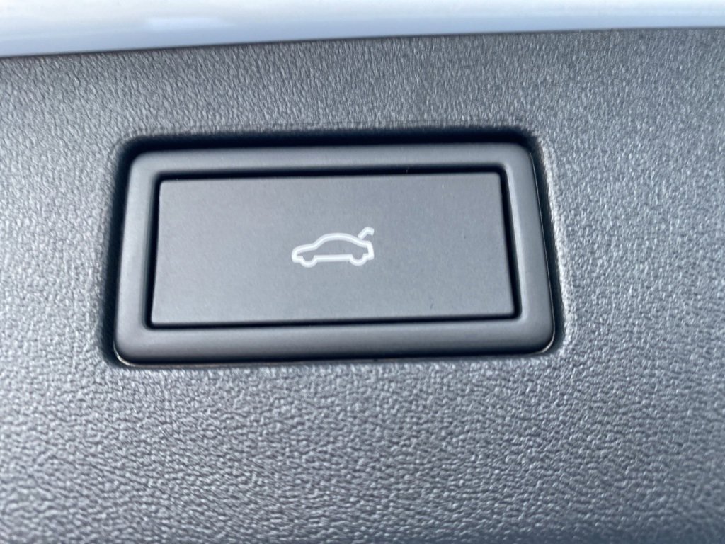 New 2026 Volkswagen Tiguan SE R-Line image 31