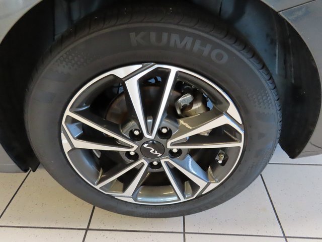 Used 2023 Kia Forte LXS image 15