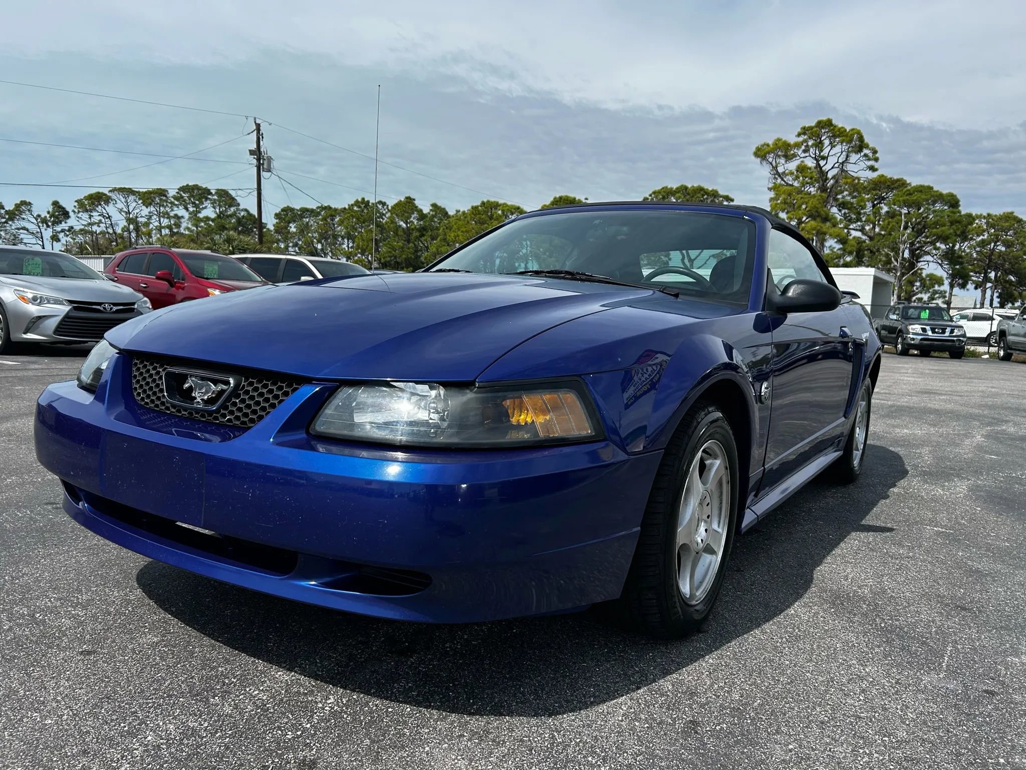 Used 2004 Ford Mustang Deluxe Convertible RWD image 19