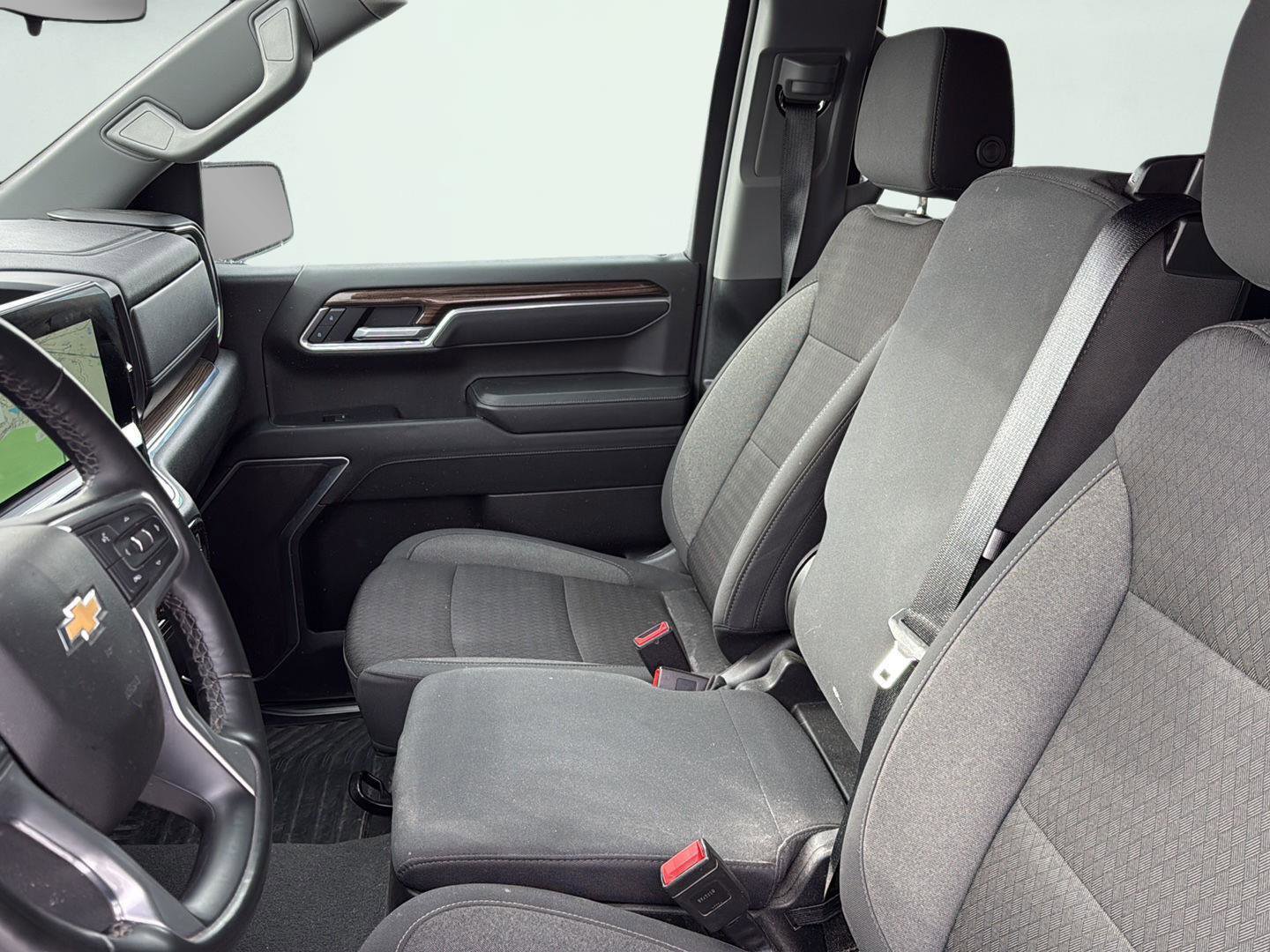 Used 2025 Chevrolet Silverado 1500 LT image 18