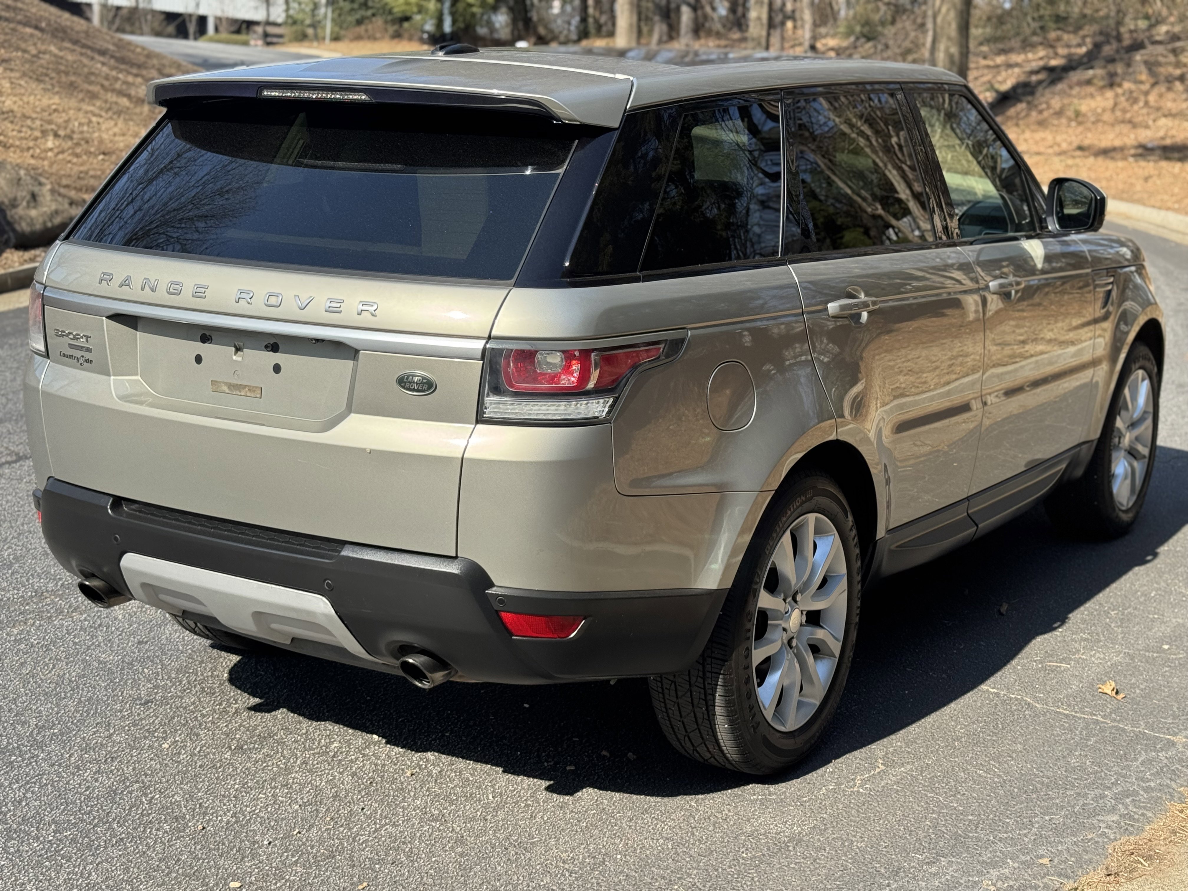 Used 2014 Land Rover Range Rover Sport HSE image 11