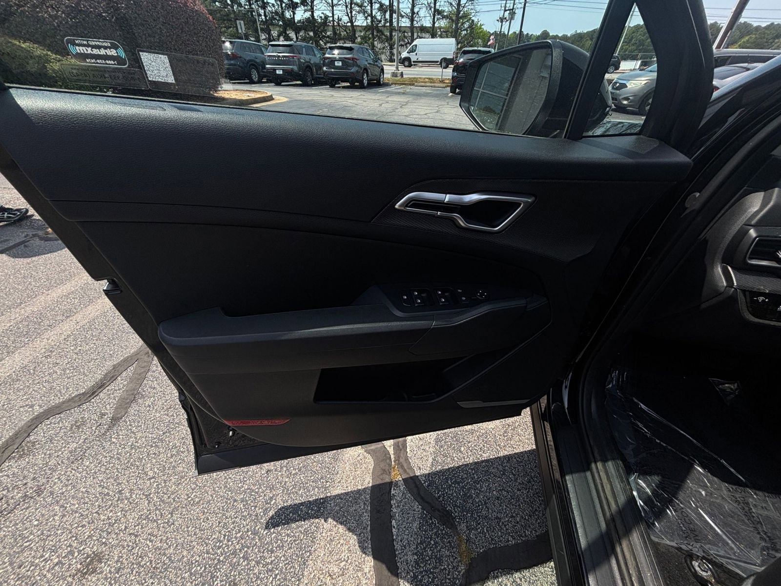 Used 2025 Kia Sportage LX image 18